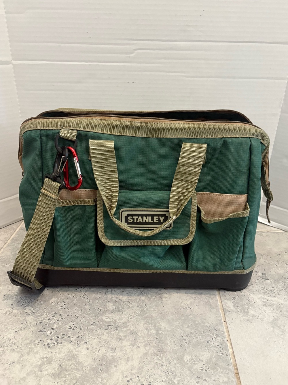 STANLEY 16" Open Mouth Zipper Top Pockets Tool Bag Hard Bottom Green 16x11x9"